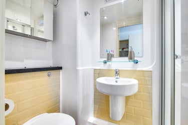 1 bed studio, Fulham Palace Road, Hammersmith, London, W69PA - Image 8